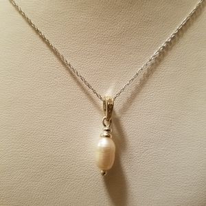 10k white gold pearl pendant